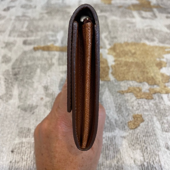 Louis Vuitton Sarah Wallet - Picture 3 of 13